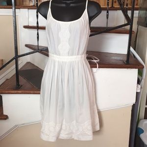White sun dress with POCKETS
